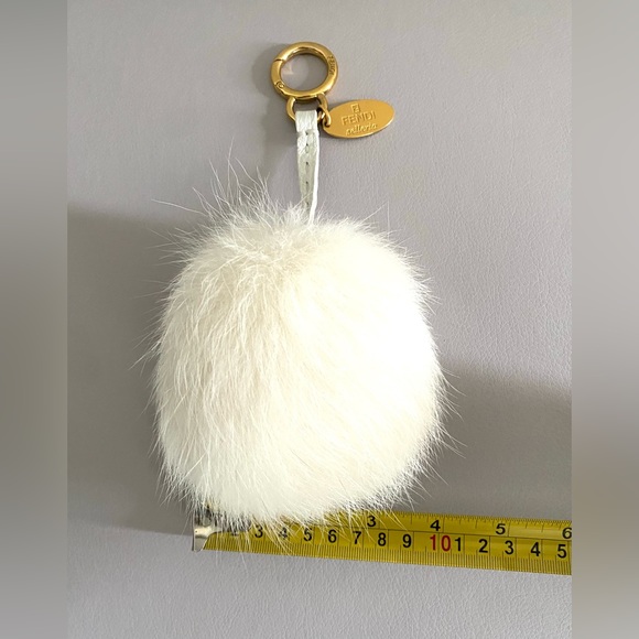 Authentic Fendi fur bag charm - Picture 9 of 9